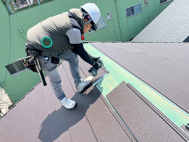 屋根材の設置工事